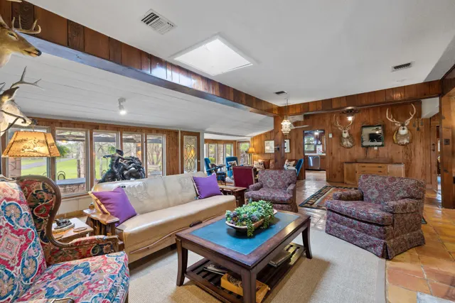 Poco Loco Ranch — Texas Hill Country guest ranch in Boerne