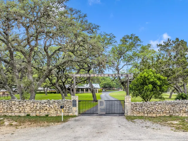 Poco Loco Ranch — Texas Hill Country guest ranch in Boerne