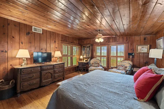 Poco Loco Ranch — Texas Hill Country guest ranch in Boerne